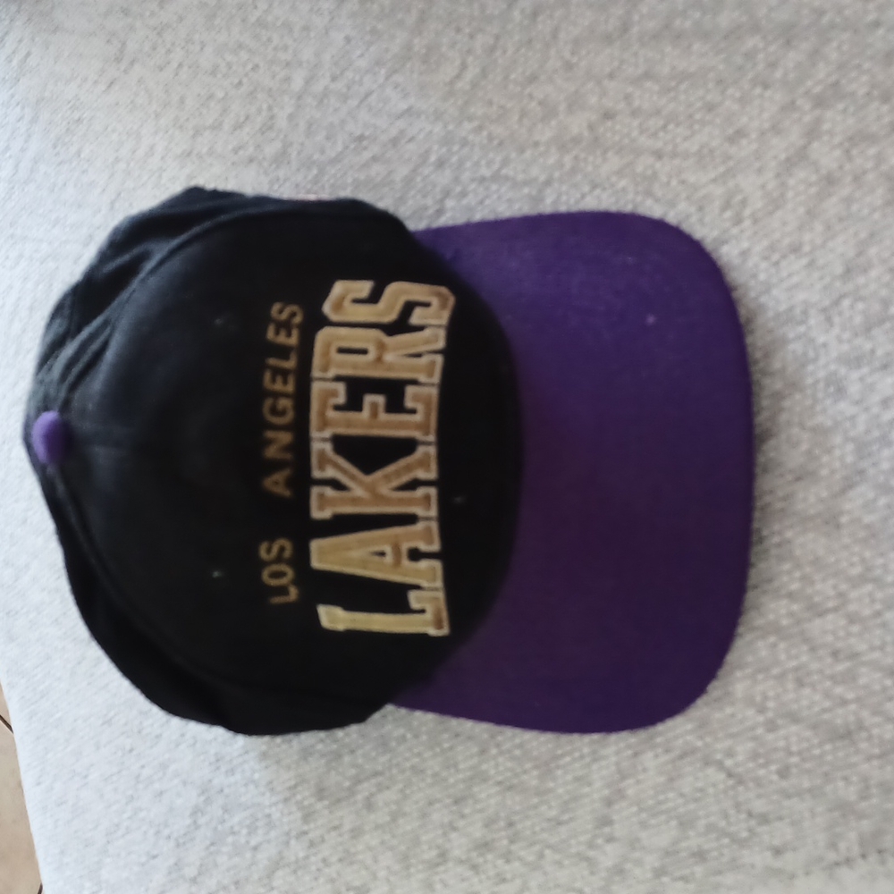Vintage Los Angeles Lakers Hat. Gold Lettering